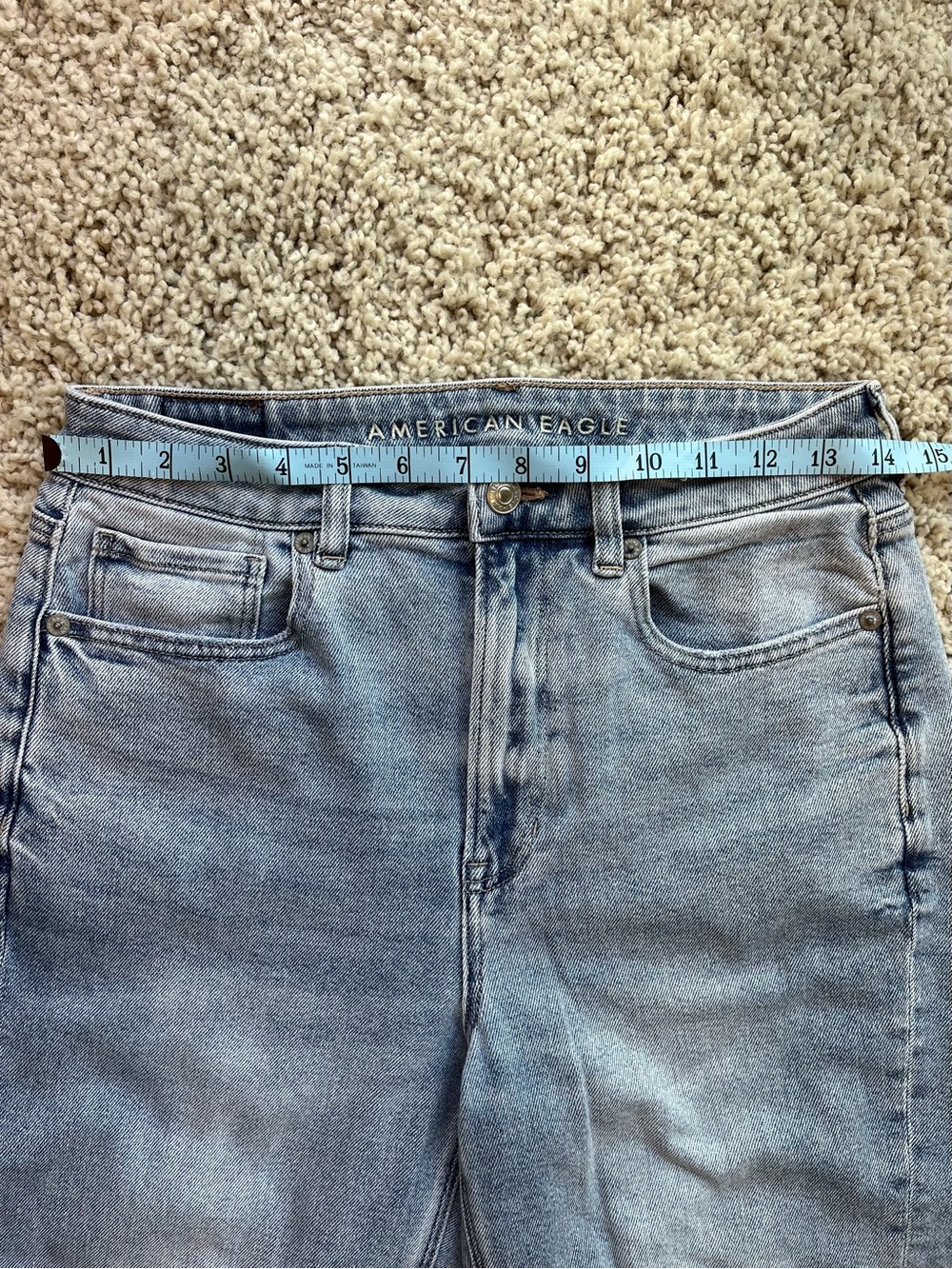 American Eagle High-Waisted Light Blue Mom Jeans - Picture 4 of 10